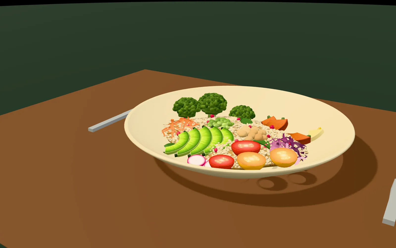 Krožnik zelenjave na leseni mizi: brokoli, kumara, redkvica, korenje in rdeče zelje.
